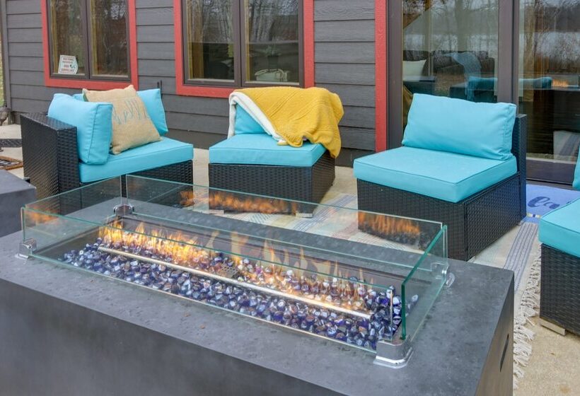 Modern Lakeside Chalet On Crow Wing Chain W/ Dock!