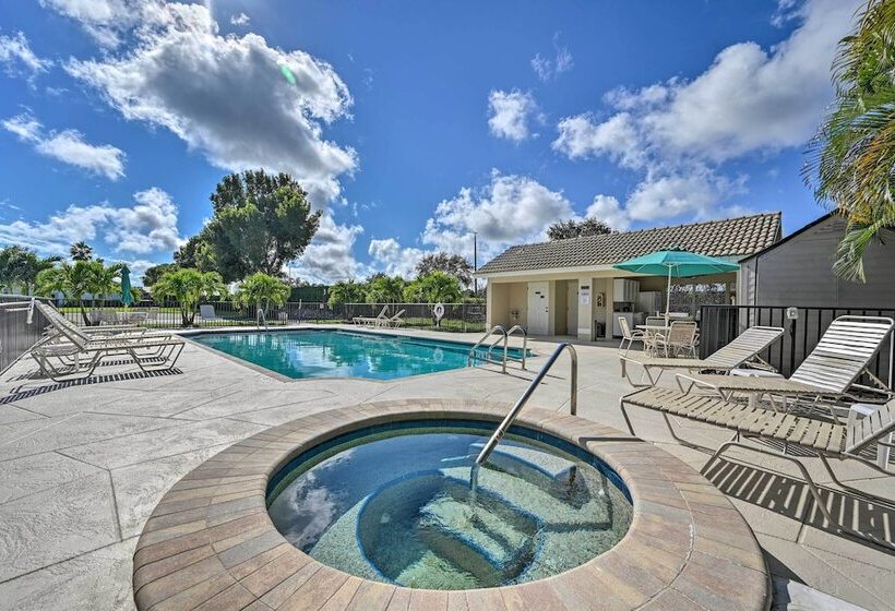 Modern Naples Home W/ Amenity Access!