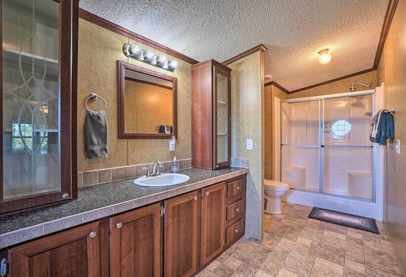 Monett Family Ranch Home W/ Fireplace & Huge Deck!