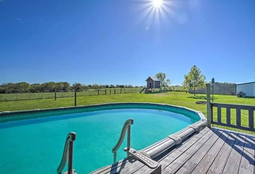 Monett Family Ranch Home W/ Fireplace & Huge Deck!