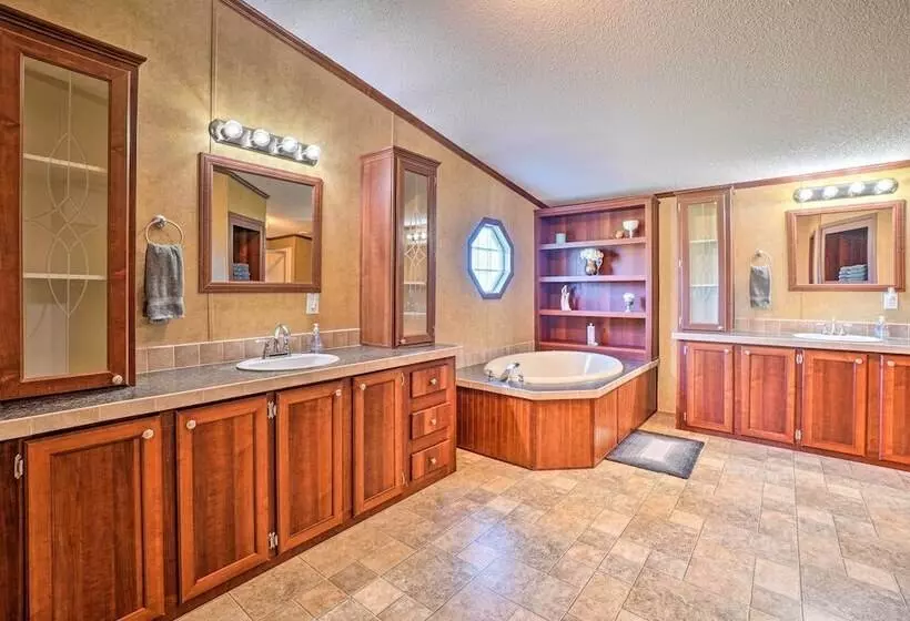 Monett Family Ranch Home W/ Fireplace & Huge Deck!