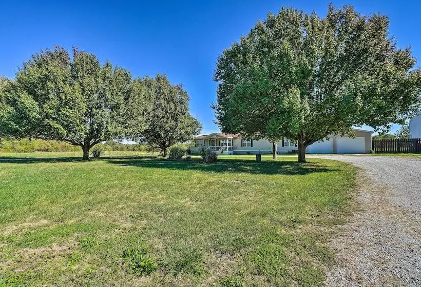 Monett Family Ranch Home W/ Fireplace & Huge Deck!