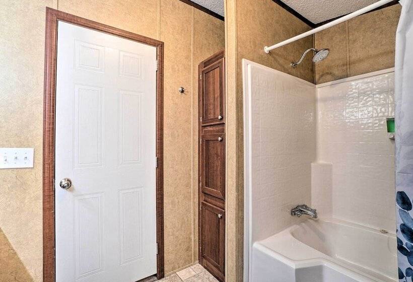 Monett Family Ranch Home W/ Fireplace & Huge Deck!