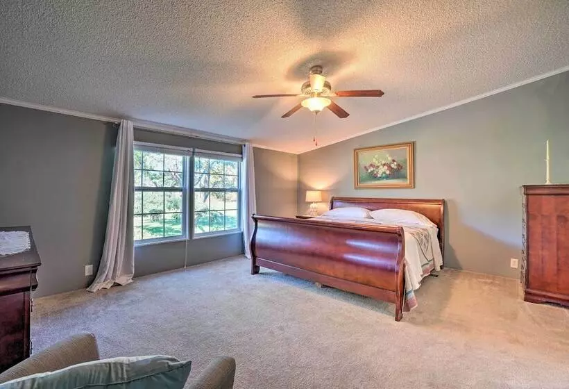 Monett Family Ranch Home W/ Fireplace & Huge Deck!