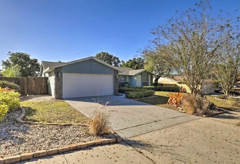 Near Beaches & Dining: Palm Harbor Gem W/ Pool