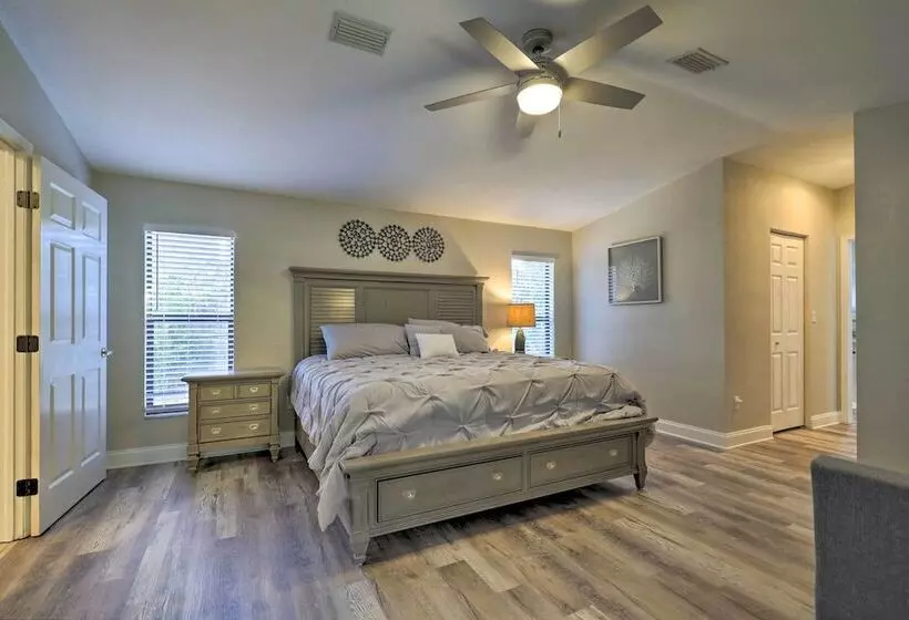 Near Beaches & Dining: Palm Harbor Gem W/ Pool