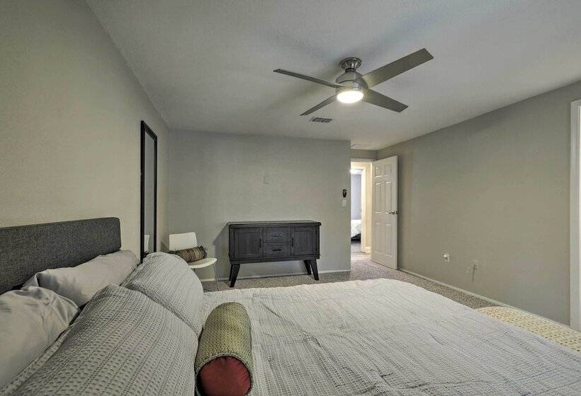 Near Beaches & Dining: Palm Harbor Gem W/ Pool