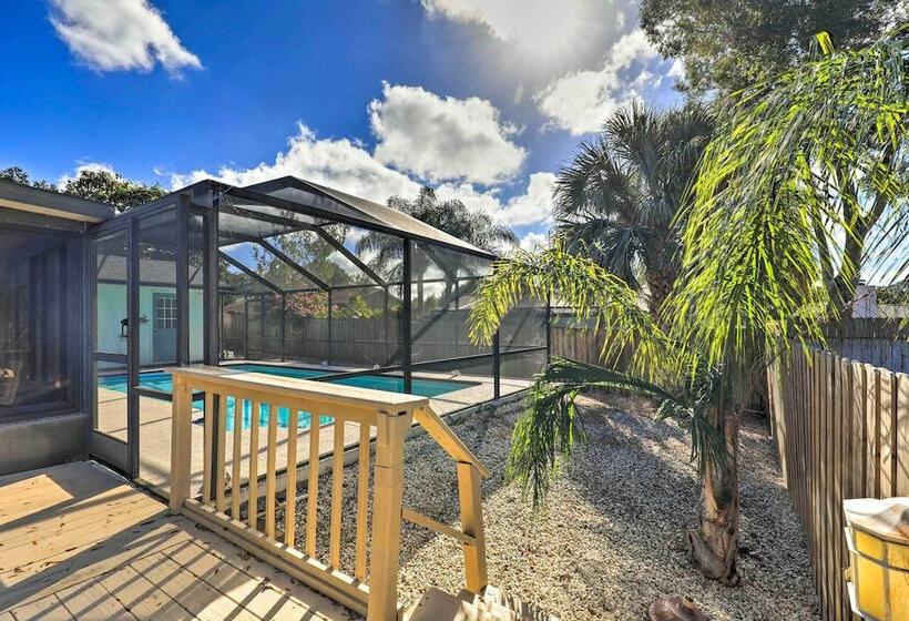 Near Beaches & Dining: Palm Harbor Gem W/ Pool