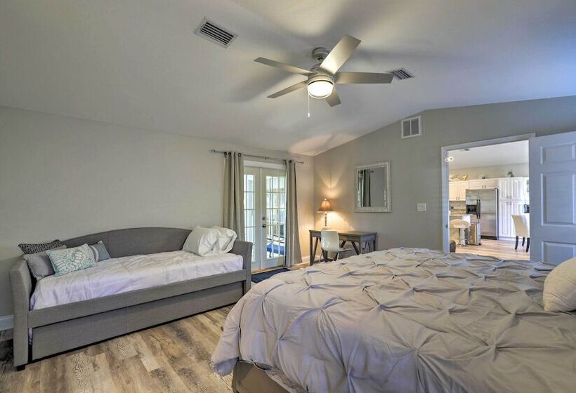 Near Beaches & Dining: Palm Harbor Gem W/ Pool