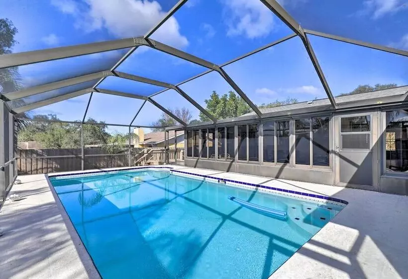 Near Beaches & Dining: Palm Harbor Gem W/ Pool