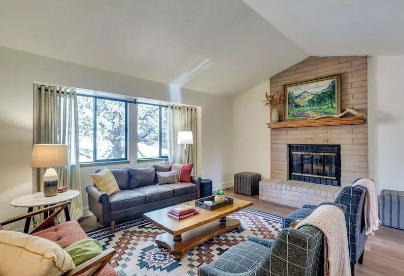 Pet Friendly Escape W/ Game Room & Fire Pit!