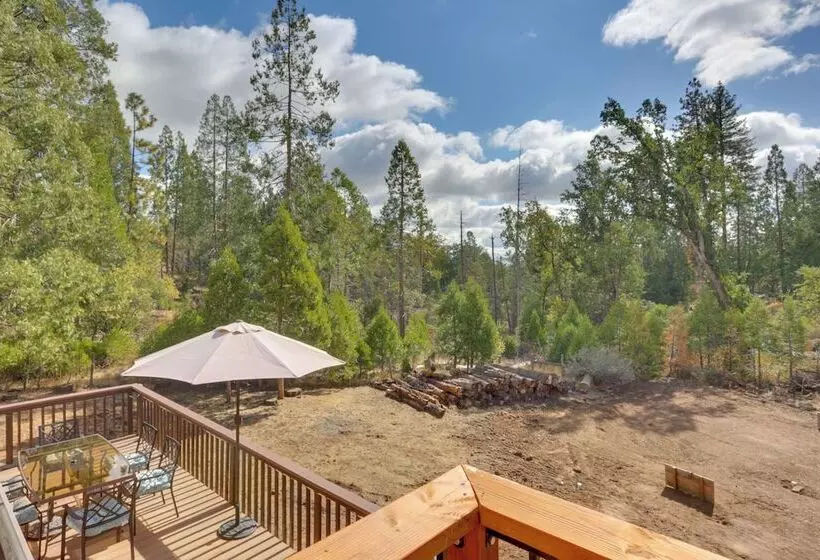 Pet Friendly Escape W/ Game Room & Fire Pit!