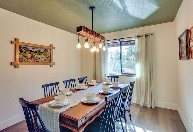 Pet Friendly Escape W/ Game Room & Fire Pit!