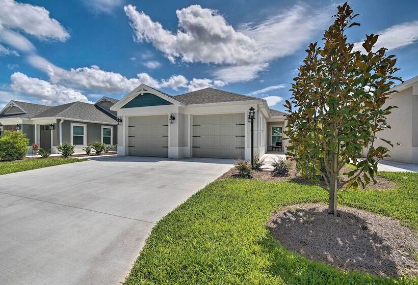 Lanai & Resort Amenities: The Villages Getaway