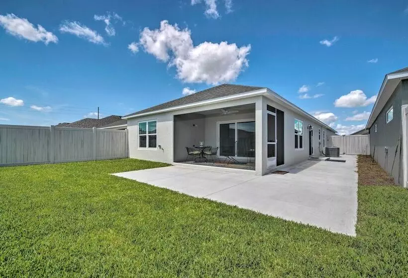 Lanai & Resort Amenities: The Villages Getaway