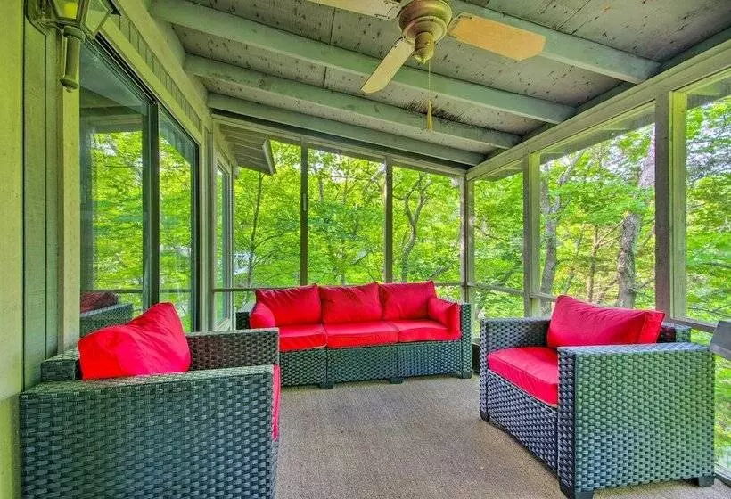 Margarita Resort Retreat In Osage Beach!