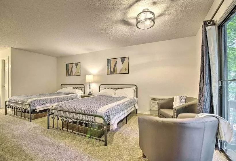 Margarita Resort Retreat In Osage Beach!