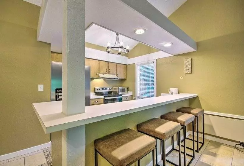 Margarita Resort Retreat In Osage Beach!