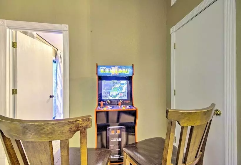 Margarita Resort Retreat In Osage Beach!