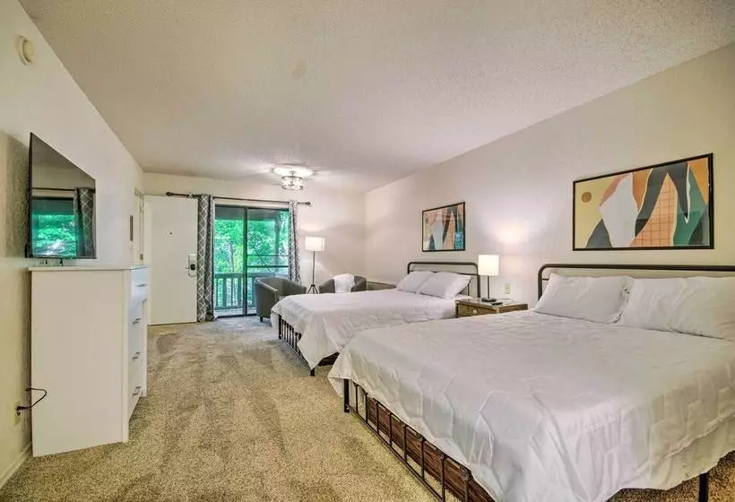 Margarita Resort Retreat In Osage Beach!