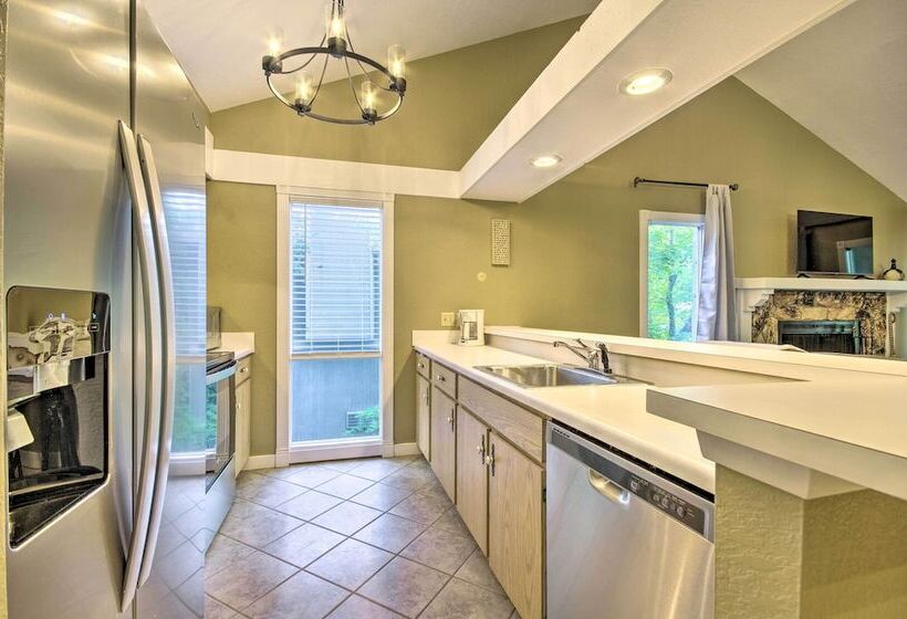 Margarita Resort Retreat In Osage Beach!