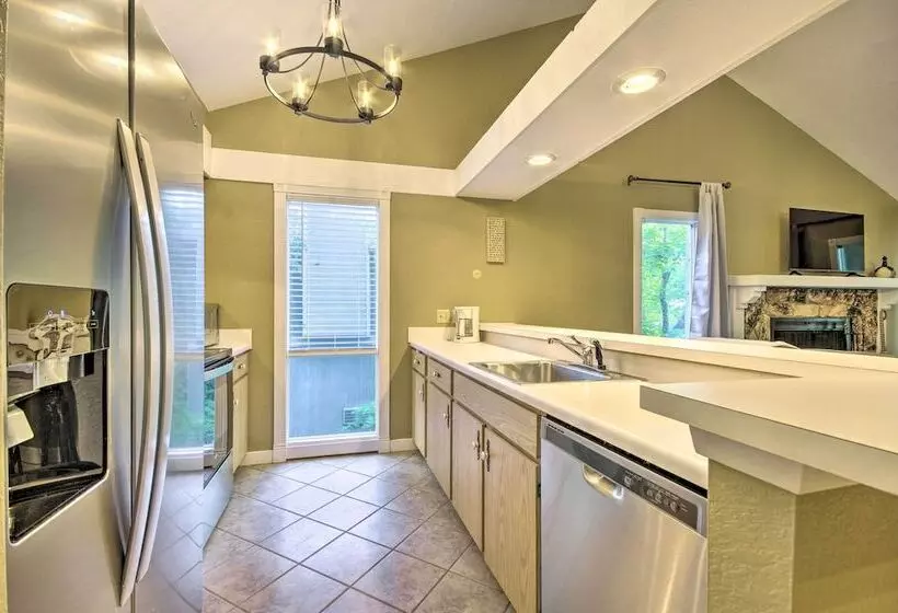 Margarita Resort Retreat In Osage Beach!