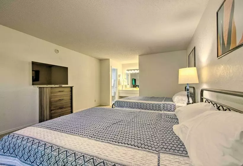 Margarita Resort Retreat In Osage Beach!