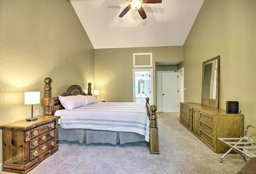 Margarita Resort Retreat In Osage Beach!