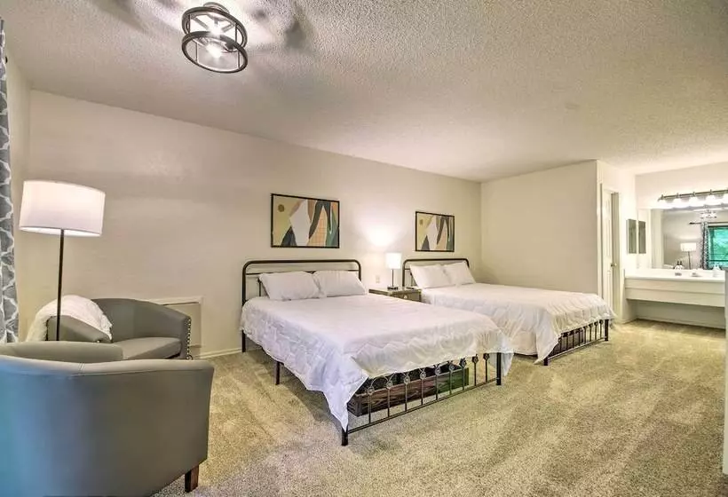 Margarita Resort Retreat In Osage Beach!