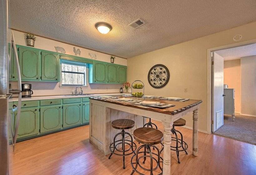 Pet Friendly Shady Oaks Broken Bow Gem W/ Patio!