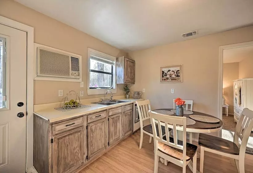 Pet Friendly  Shady Oaks  Broken Bow Gem W/ Patio!