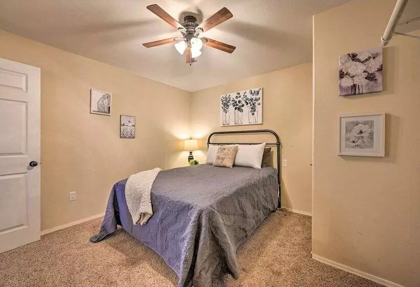 Pet Friendly  Shady Oaks  Broken Bow Gem W/ Patio!