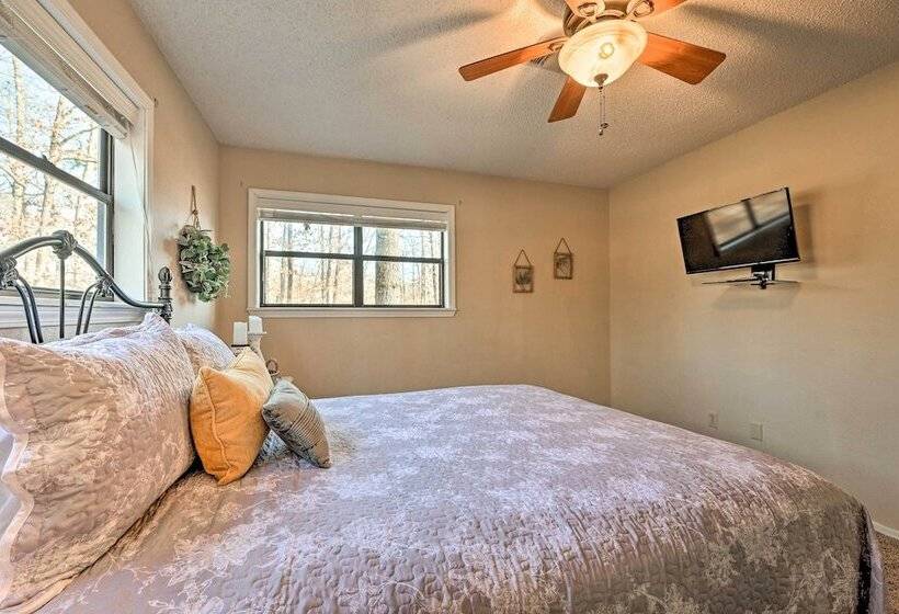 Pet Friendly  Shady Oaks  Broken Bow Gem W/ Patio!