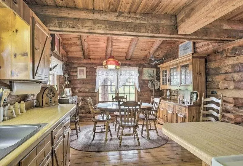 Quaint & Quiet Belleview Cabin On 35 Acres!