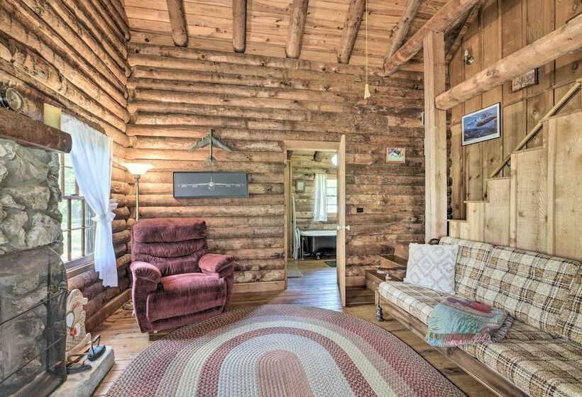 Quaint & Quiet Belleview Cabin On 35 Acres!