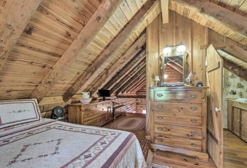 Quaint & Quiet Belleview Cabin On 35 Acres!