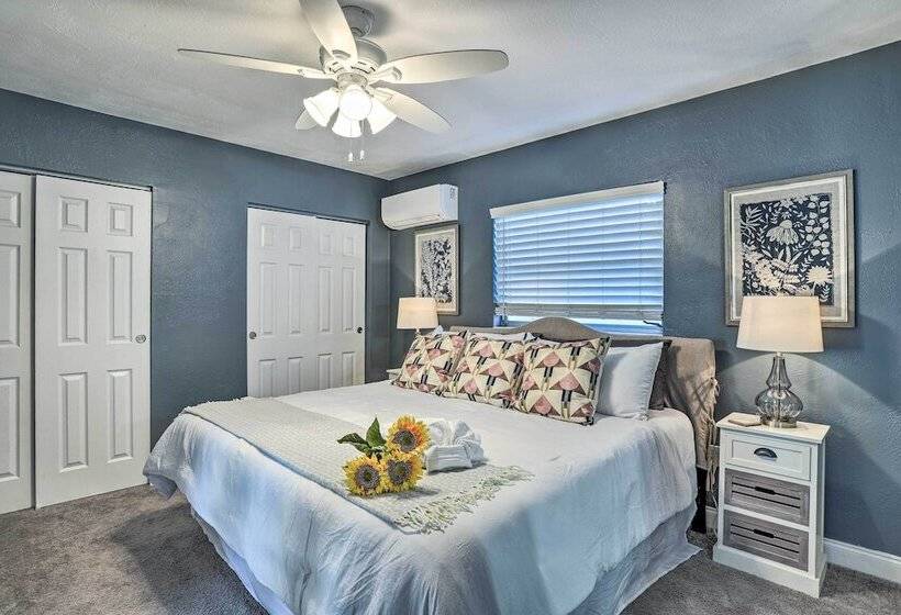 Remodeled St Petersburg Retreat W/ Hot Tub!