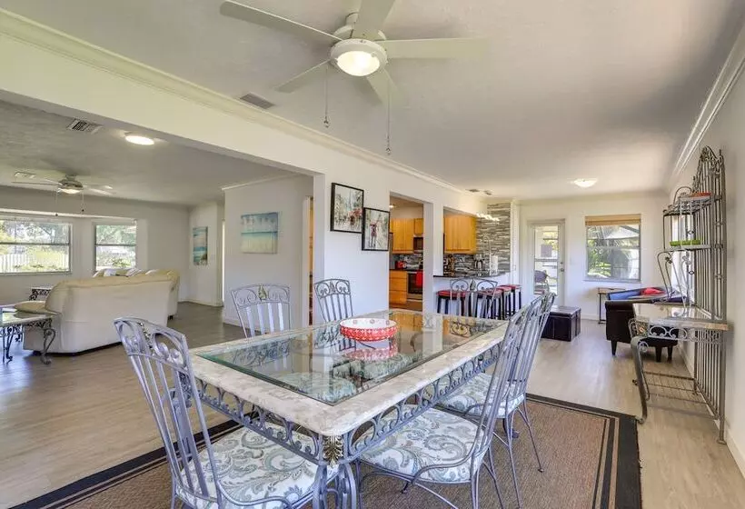 Sarasota House W/ Private Pool   4 Mi To Beach!