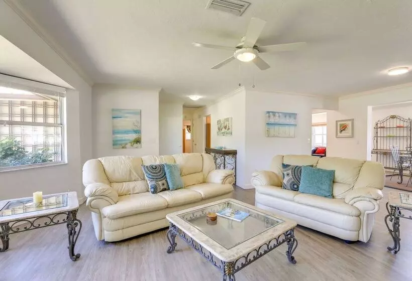 Sarasota House W/ Private Pool   4 Mi To Beach!