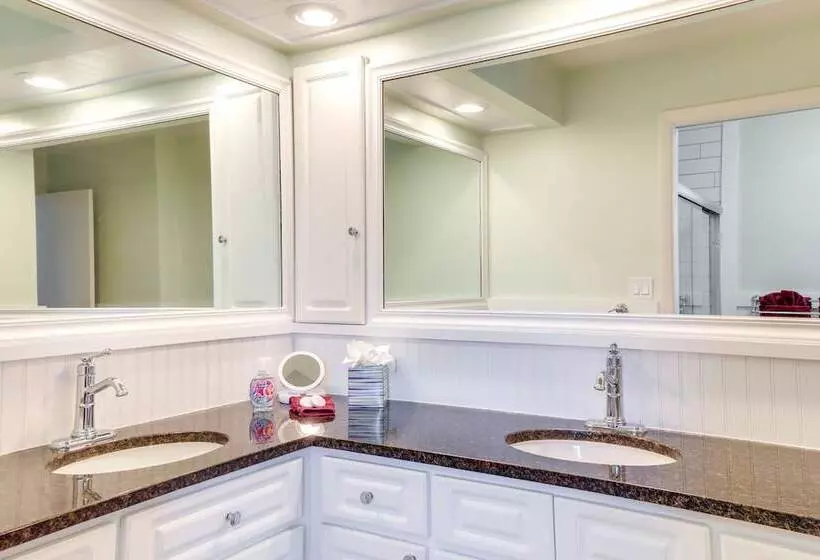 Sarasota House W/ Private Pool   4 Mi To Beach!