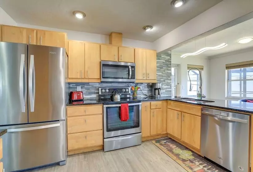 Sarasota House W/ Private Pool   4 Mi To Beach!