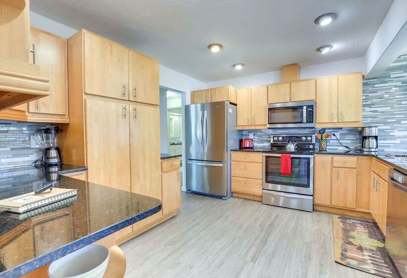 Sarasota House W/ Private Pool   4 Mi To Beach!