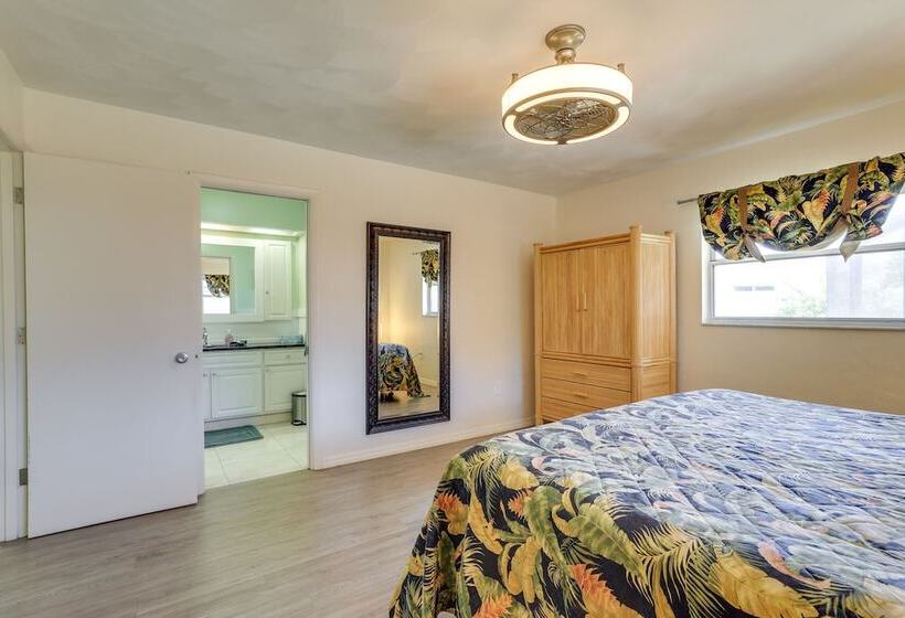 Sarasota House W/ Private Pool   4 Mi To Beach!