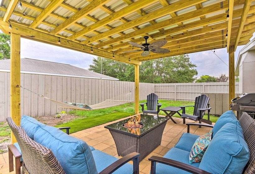 Sarasota Sunset House W/ Spacious Patio!