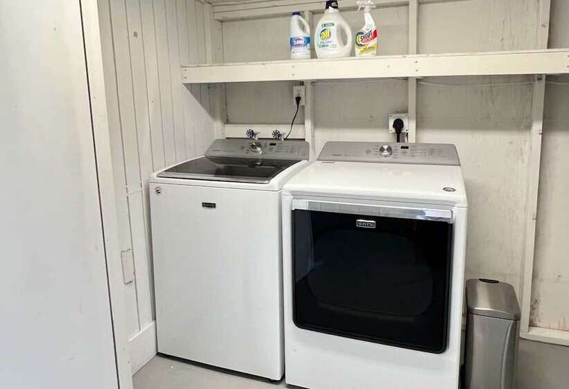 Sarasota Sunset House W/ Spacious Patio!