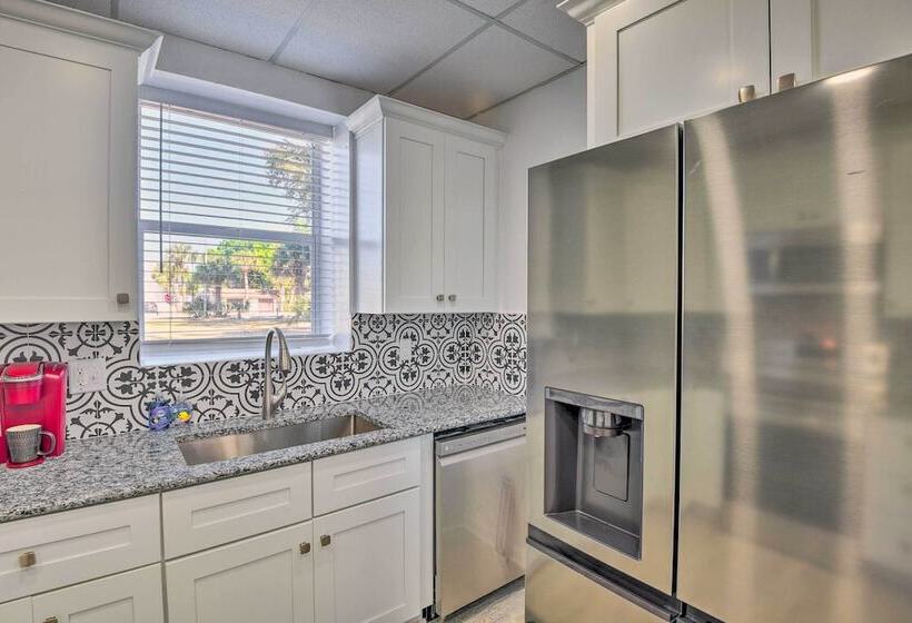 Serene Daytona Beach House W/ Private Yard!