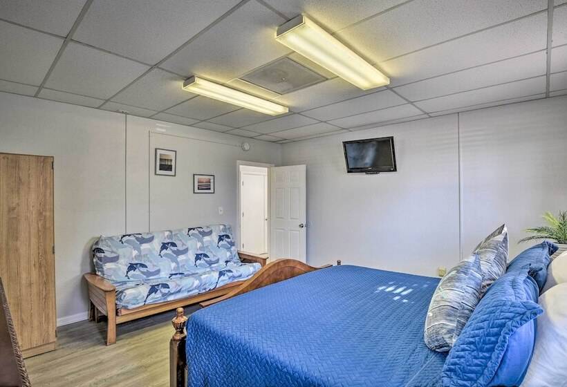 Serene Daytona Beach House W/ Private Yard!