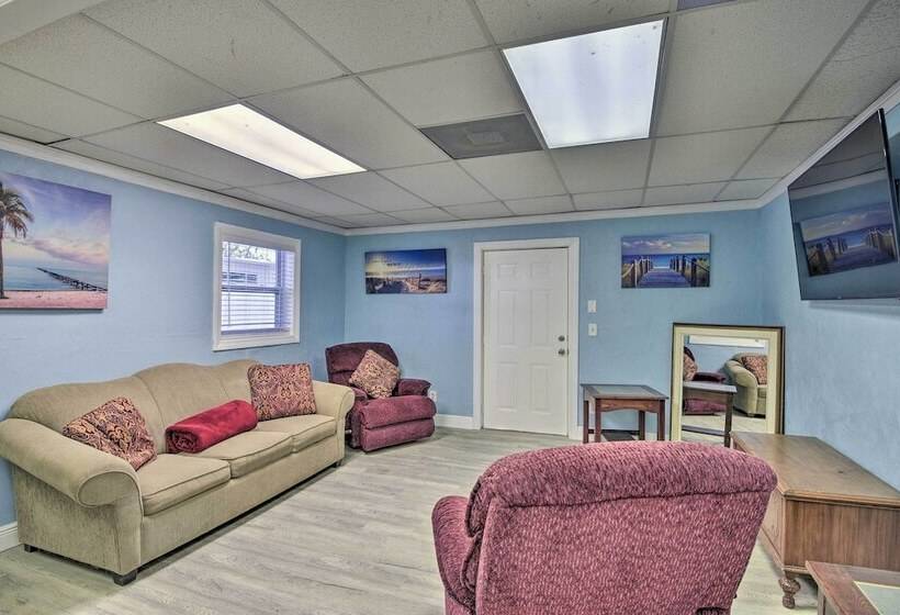 Serene Daytona Beach House W/ Private Yard!