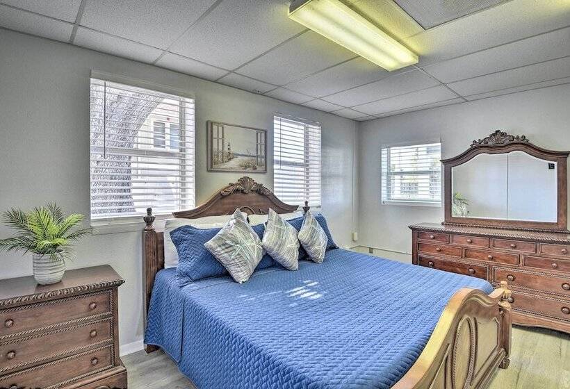 Serene Daytona Beach House W/ Private Yard!