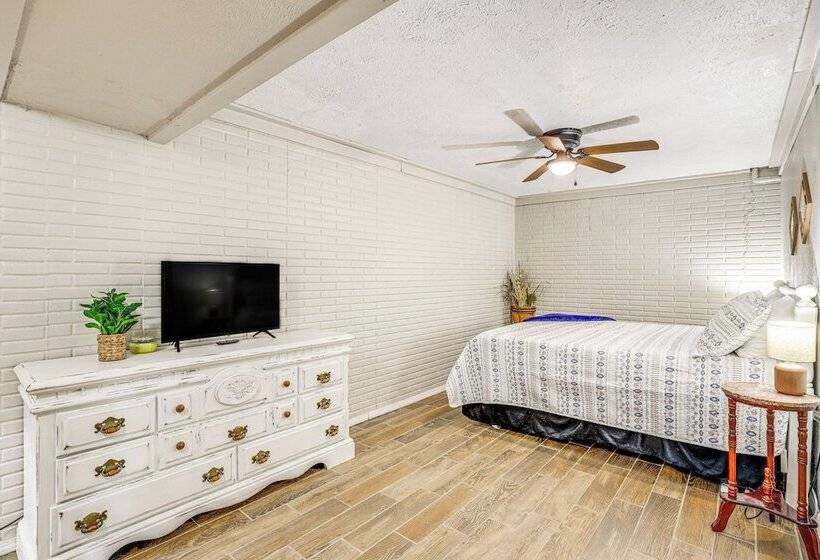 Shell Knob Home W/deck & Table Rock Lake View